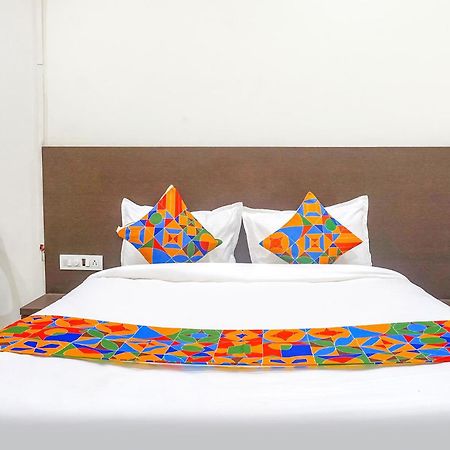 Fabhotel Om Sai - Nr Nashik Railway Station Eksteriør bilde