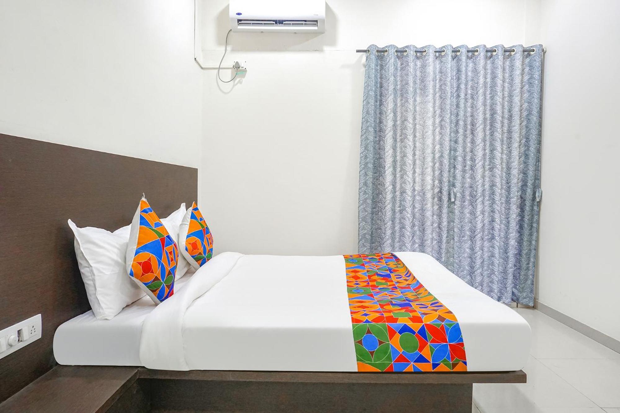 Fabhotel Om Sai - Nr Nashik Railway Station Eksteriør bilde