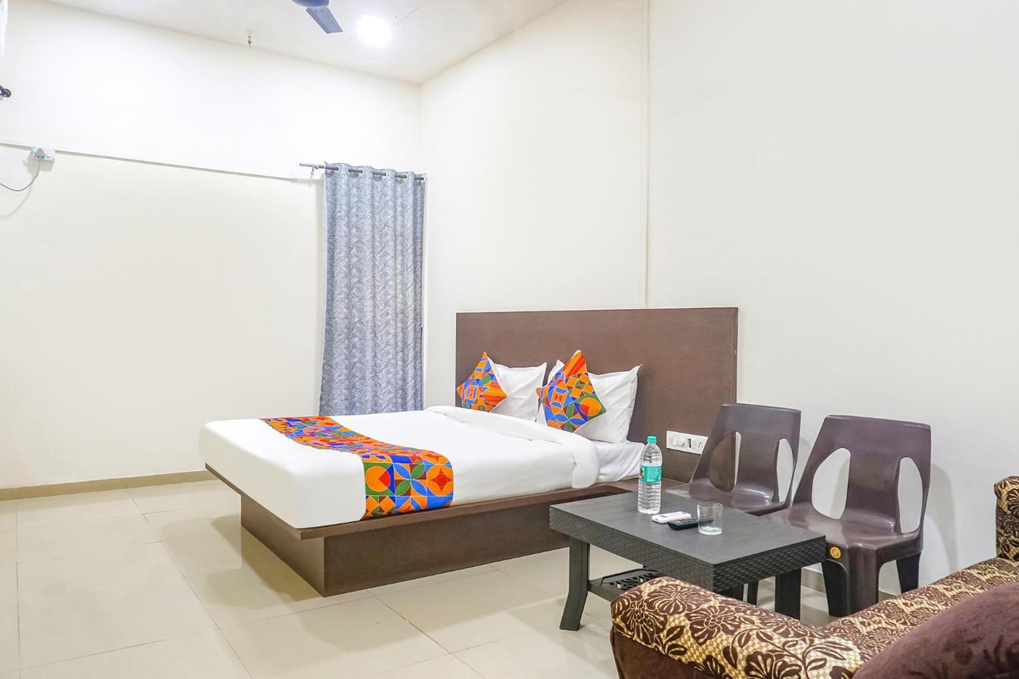 Fabhotel Om Sai - Nr Nashik Railway Station Eksteriør bilde
