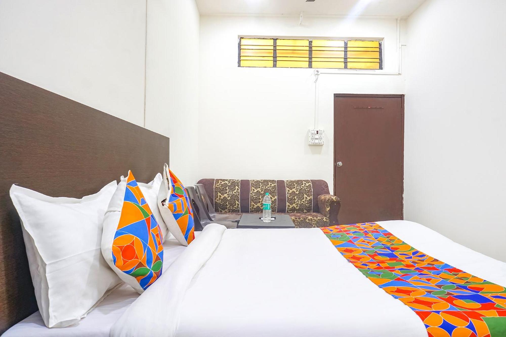 Fabhotel Om Sai - Nr Nashik Railway Station Eksteriør bilde